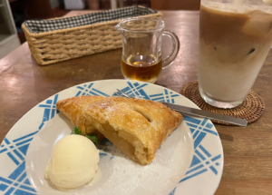 灘区夜桜通り抜け、近くのカフェ